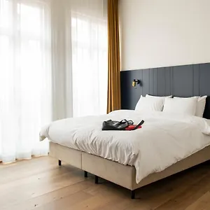 Riga 2*, Antwerp Belgium